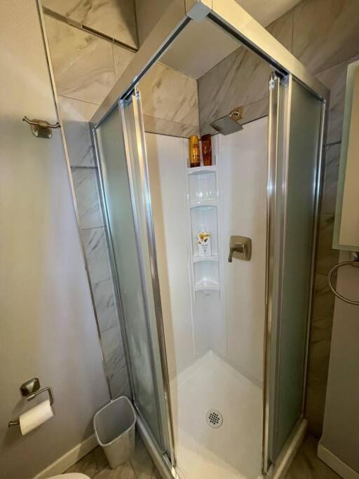 Comfortable And Beautiful Brand-New Suite Bsmt-Two Bedroom, Two Washrooms Κάλγκαρι Εξωτερικό φωτογραφία