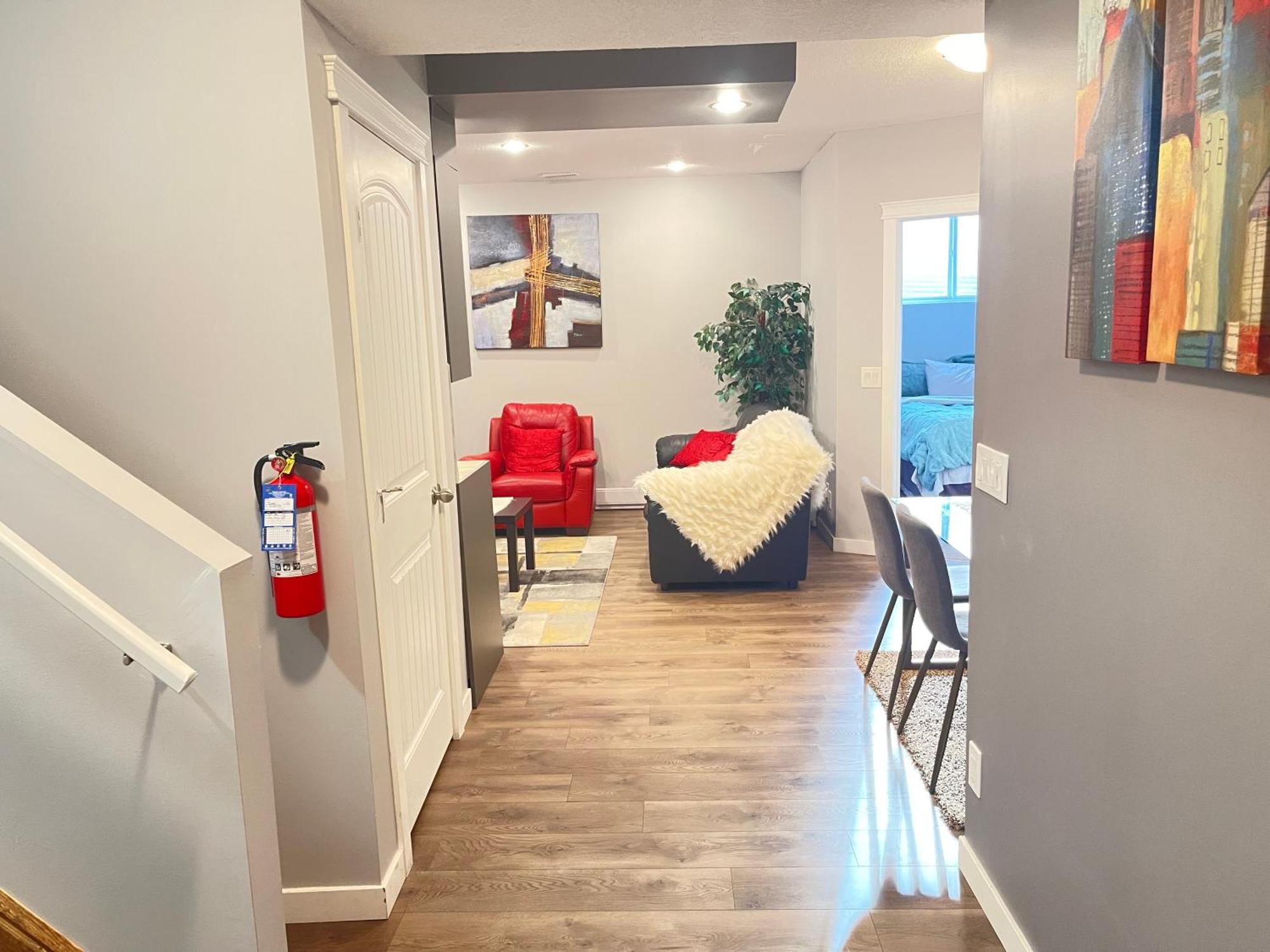 Comfortable And Beautiful Brand-New Suite Bsmt-Two Bedroom, Two Washrooms Κάλγκαρι Εξωτερικό φωτογραφία