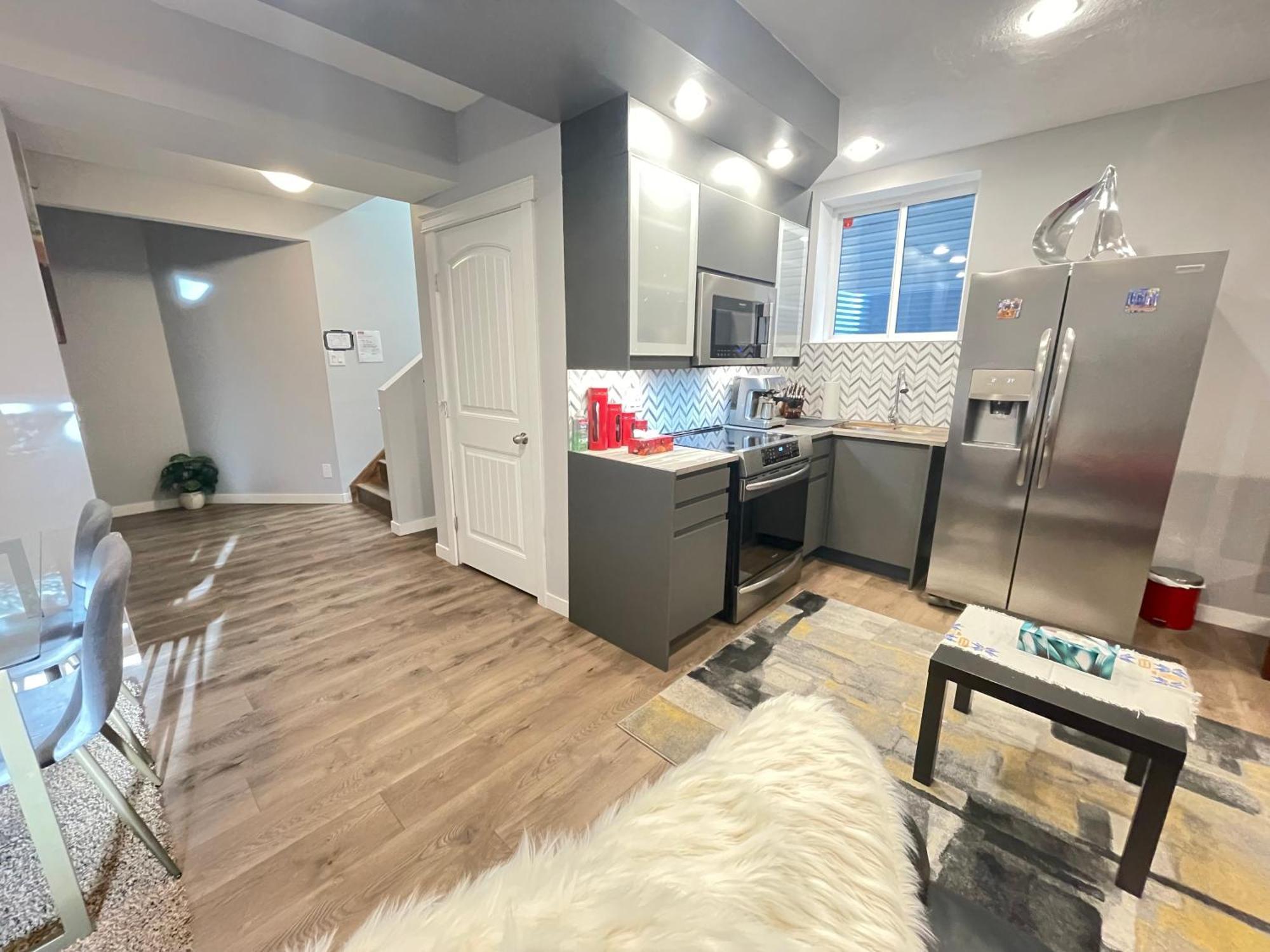 Comfortable And Beautiful Brand-New Suite Bsmt-Two Bedroom, Two Washrooms Κάλγκαρι Εξωτερικό φωτογραφία